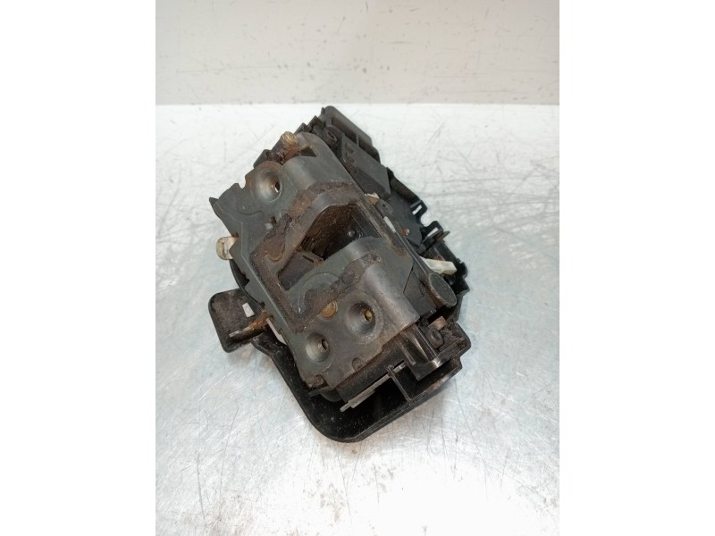 Recambio de motor cierre centralizado delantero derecho para ford focus sportbreak (cap) 1.6 tdci cat referencia OEM IAM 3M5AR21