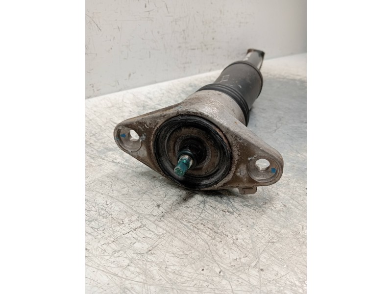 Recambio de amortiguador trasero derecho para kia carens (un) concept referencia OEM IAM 553111D020  