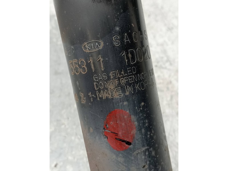 Recambio de amortiguador trasero derecho para kia carens (un) concept referencia OEM IAM 553111D020  