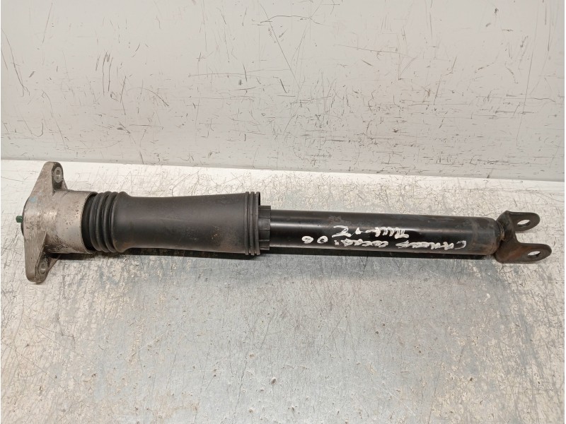 Recambio de amortiguador trasero izquierdo para kia carens (un) concept referencia OEM IAM 553111D020  