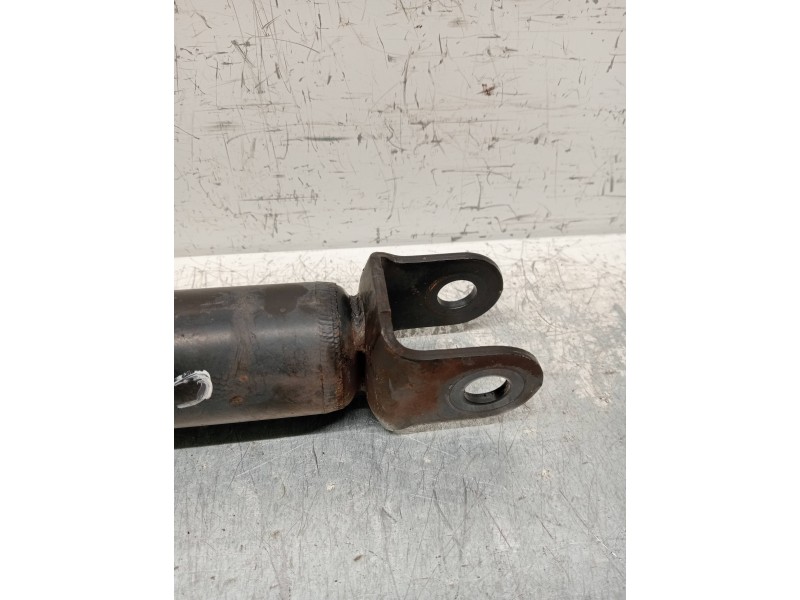 Recambio de amortiguador trasero izquierdo para kia carens (un) concept referencia OEM IAM 553111D020  