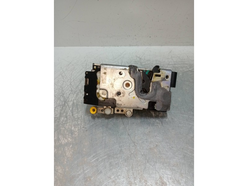 Recambio de motor cierre centralizado trasero derecho para ford fusion (cbk) 1.4 tdci cat referencia OEM IAM 2S6AA26412BH  5P