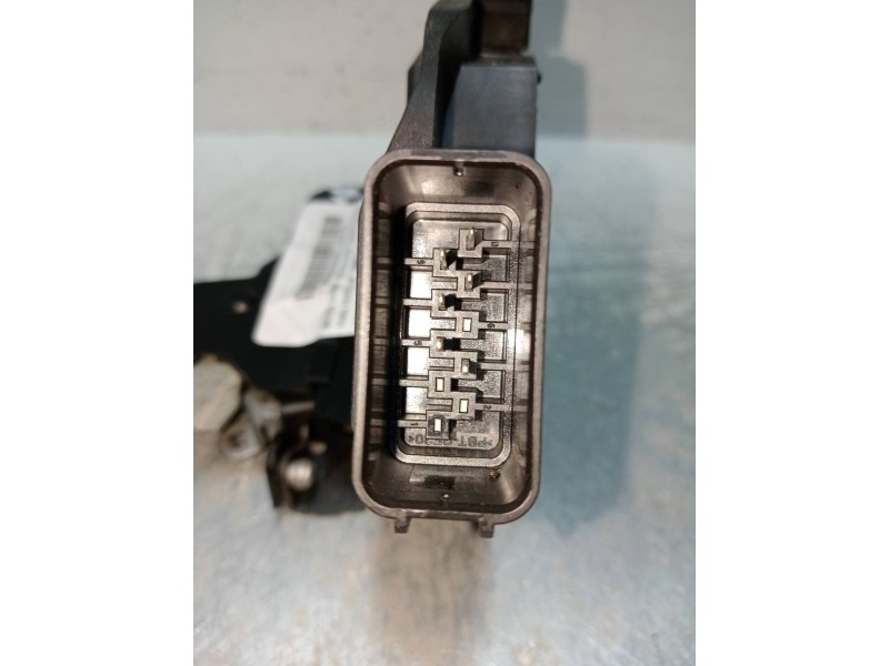 Recambio de motor cierre centralizado trasero derecho para ford focus lim. (cb4) referencia OEM IAM 4M5AR26412BE  5P