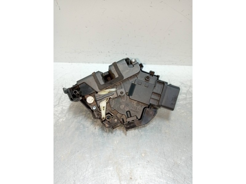 Recambio de motor cierre centralizado delantero derecho para ford focus lim. (cb4) referencia OEM IAM 7M5AR21812AA  5P