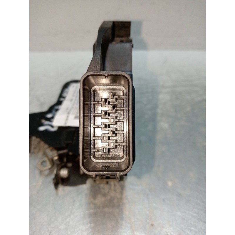 Recambio de motor cierre centralizado delantero derecho para ford focus lim. (cb4) referencia OEM IAM 7M5AR21812AA  5P