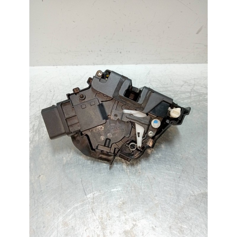 Recambio de motor cierre centralizado trasero izquierdo para ford focus turnier (cb4) trend referencia OEM IAM 4M5AA26413BE  5P