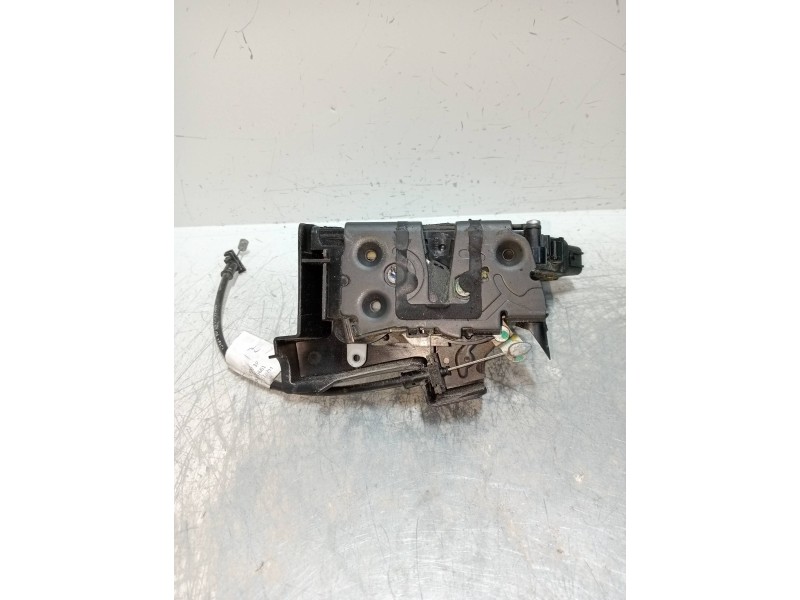 Recambio de motor cierre centralizado delantero izquierdo para ford focus lim. (cb4) business referencia OEM IAM 3M5AR21813ET 3P