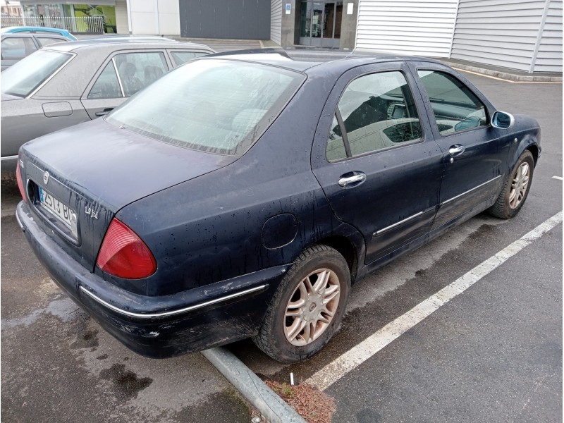 lancia lybra berlina del año 2000