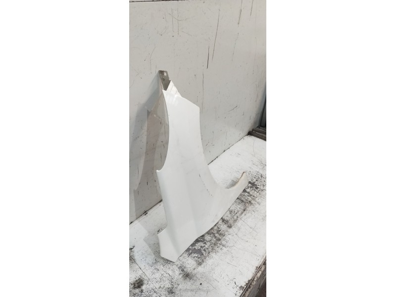 Recambio de aleta delantera derecha para peugeot 207 confort referencia OEM IAM   