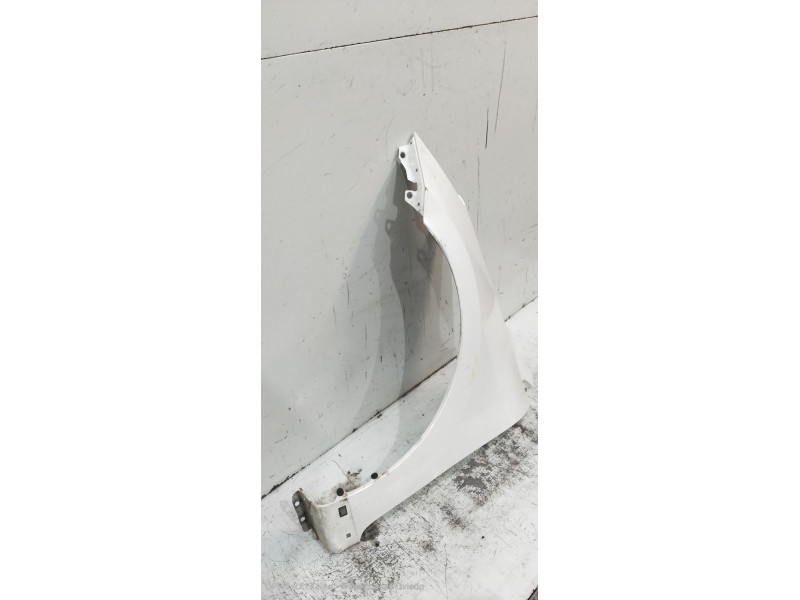 Recambio de aleta delantera izquierda para kia rio (yb) 1.2 cat referencia OEM IAM   