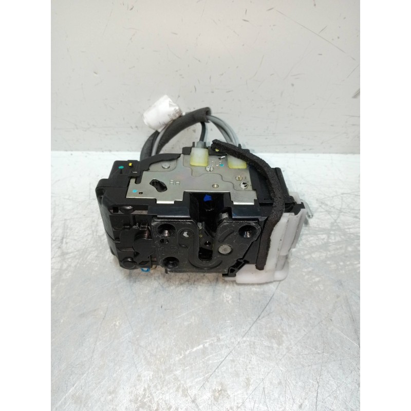 Recambio de motor cierre centralizado delantero derecho para hyundai i20 1.2 cat referencia OEM IAM  3P 3P