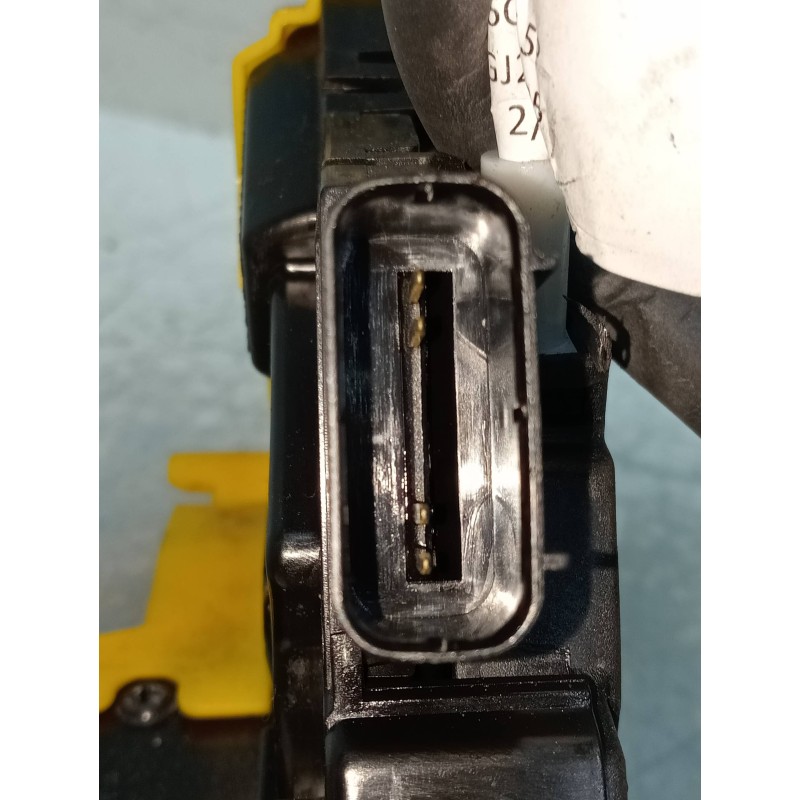 Recambio de motor cierre centralizado delantero derecho para hyundai i30 (gd) 1.6 crdi cat referencia OEM IAM 81320A6110  5P