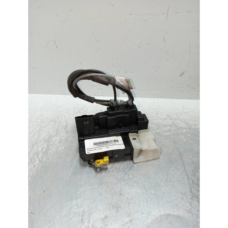 Recambio de motor cierre centralizado delantero izquierdo para hyundai i20 1.2 cat referencia OEM IAM A045035 3P 3P