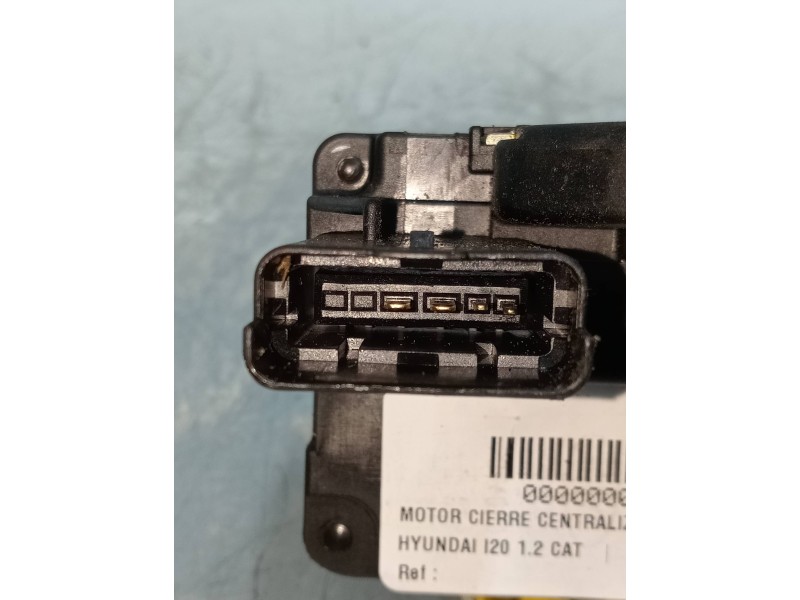 Recambio de motor cierre centralizado delantero izquierdo para hyundai i20 1.2 cat referencia OEM IAM A045035 3P 3P