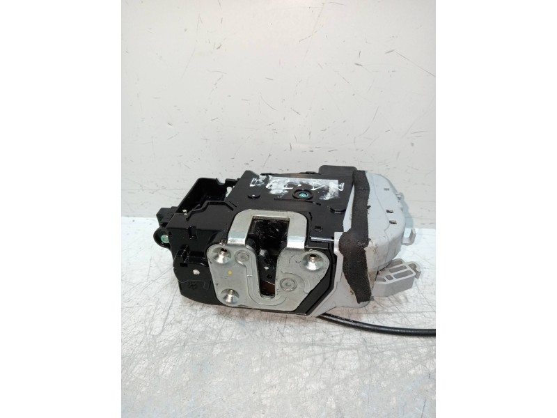 Recambio de motor cierre centralizado delantero derecho para hyundai ix20 1.4 cat referencia OEM IAM 813201K020  5P