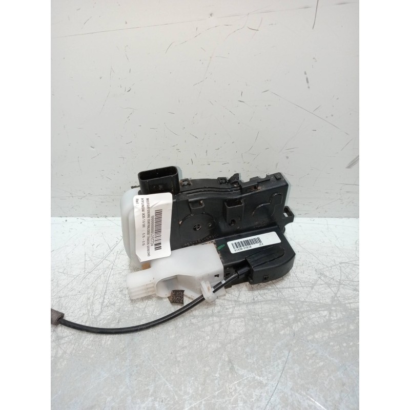 Recambio de motor cierre centralizado trasero derecho para hyundai ix35 1.6 cat referencia OEM IAM 814202Y010  5P