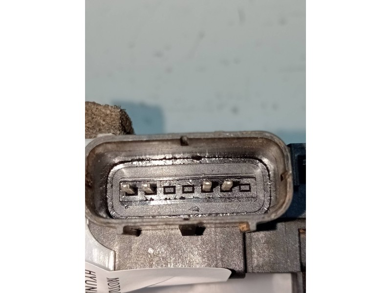 Recambio de motor cierre centralizado trasero derecho para hyundai ix35 1.6 cat referencia OEM IAM 814202Y010  5P