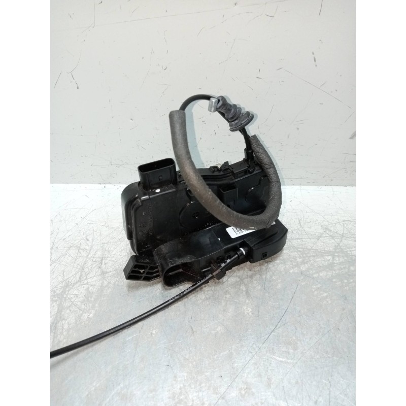 Recambio de motor cierre centralizado trasero derecho para hyundai ix20 1.4 cat referencia OEM IAM 814201K000  5P