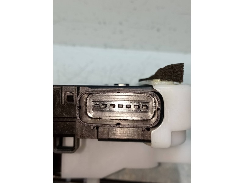 Recambio de motor cierre centralizado trasero izquierdo para hyundai ix35 1.7 crdi cat referencia OEM IAM 814102Y010  5P