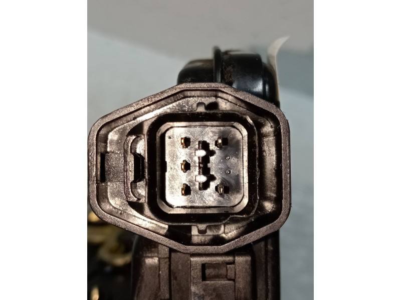 Recambio de motor cierre centralizado delantero derecho para hyundai santa fe (sm) 2.0 crdi cat referencia OEM IAM   5P