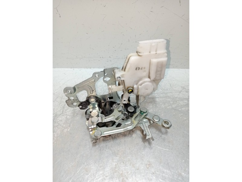 Recambio de motor cierre centralizado delantero derecho para kia carens (un) 2.0 crdi referencia OEM IAM   5P