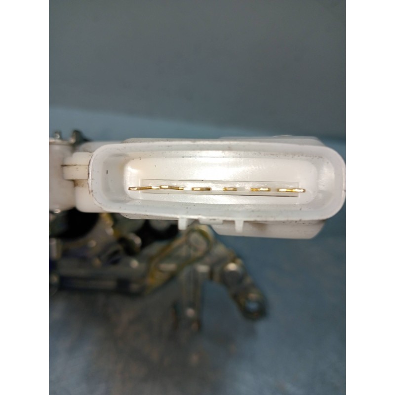 Recambio de motor cierre centralizado delantero derecho para kia carens (un) 2.0 crdi referencia OEM IAM   5P