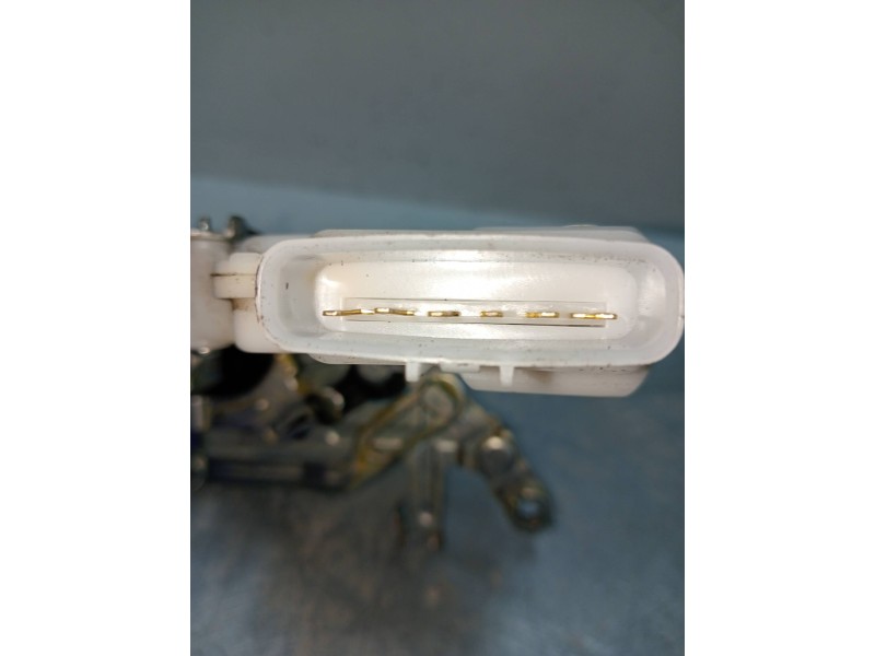 Recambio de motor cierre centralizado delantero derecho para kia carens (un) 2.0 crdi referencia OEM IAM   5P