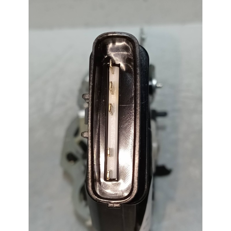 Recambio de motor cierre centralizado trasero derecho para kia carens (un) 2.0 crdi referencia OEM IAM   5P