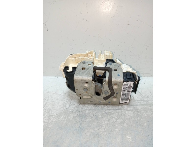 Recambio de motor cierre centralizado delantero derecho para jeep gr.cherokee (wk) 3.0 crd limited referencia OEM IAM P04589924A