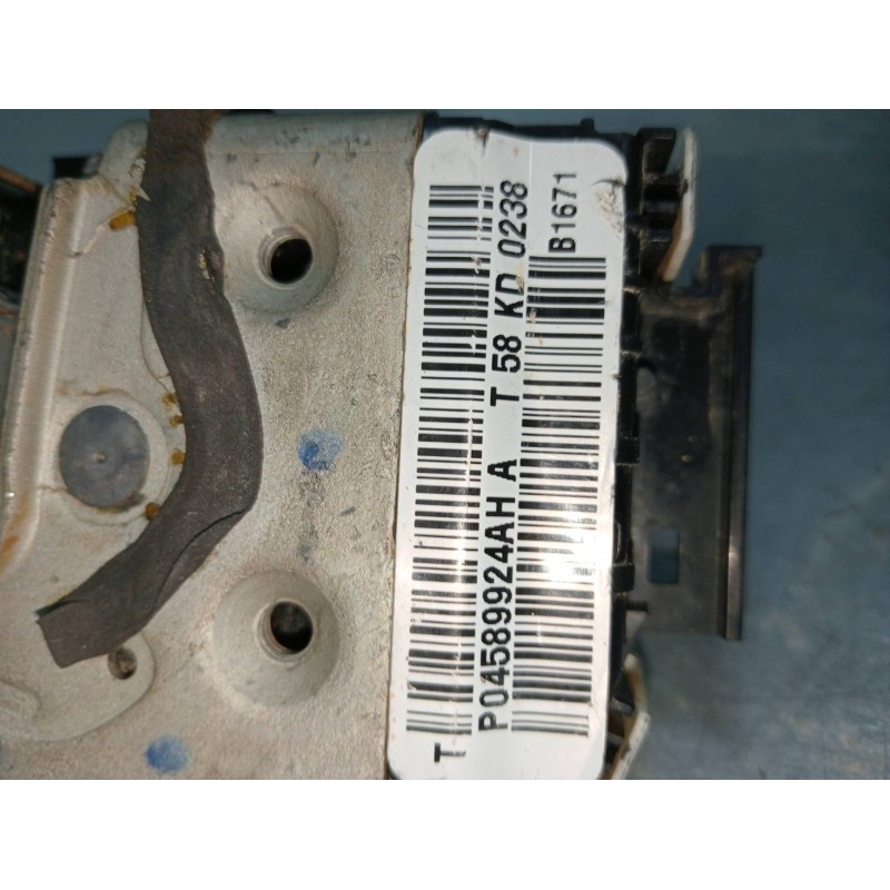 Recambio de motor cierre centralizado delantero derecho para jeep gr.cherokee (wk) 3.0 crd limited referencia OEM IAM P04589924A