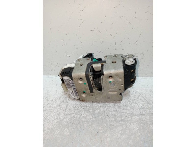 Recambio de motor cierre centralizado trasero izquierdo para jeep compass 2.4 16v cat referencia OEM IAM 04589415AD  5P