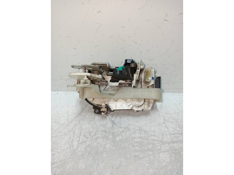 Recambio de motor cierre centralizado trasero izquierdo para jeep compass 2.4 16v cat referencia OEM IAM 04589415AD  5P