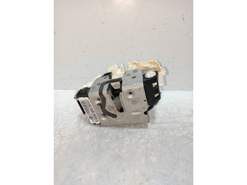 Recambio de motor cierre centralizado trasero izquierdo para jeep gr.cherokee (wk) 3.0 crd limited referencia OEM IAM P04589923A