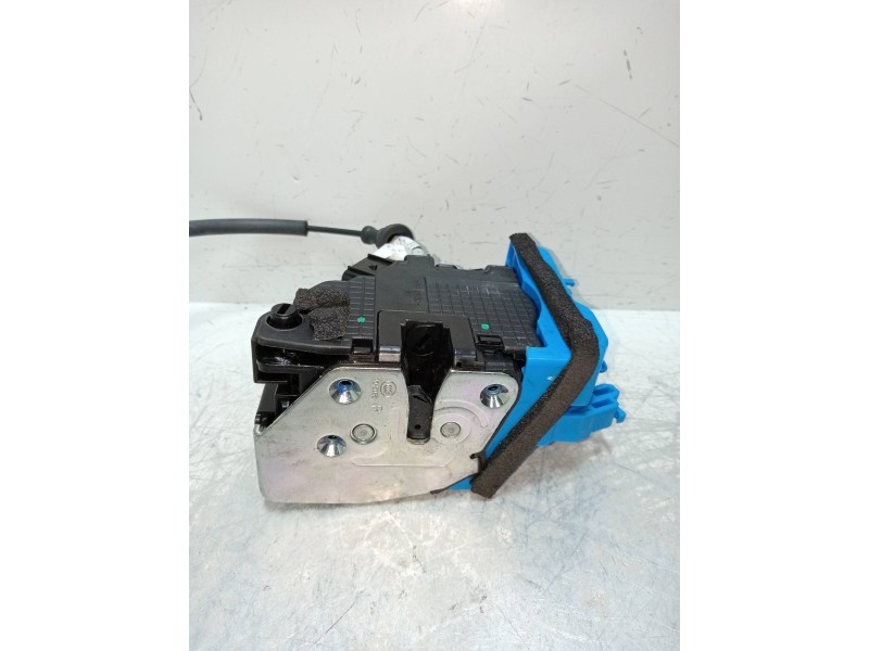 Recambio de motor cierre centralizado trasero derecho para kia cee´d drive referencia OEM IAM 81420A2400  5P