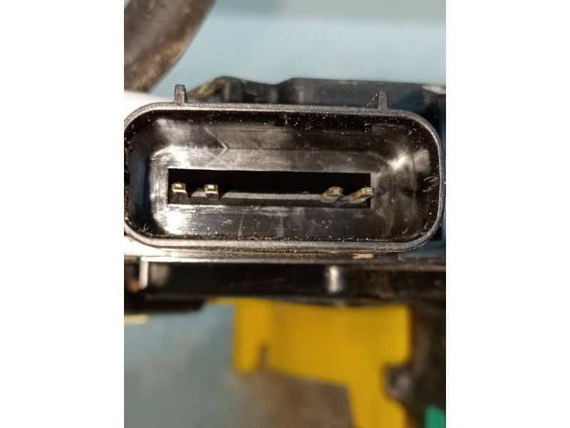 Recambio de motor cierre centralizado delantero derecho para kia cee´d 1.6 crdi cat referencia OEM IAM 81320A2110  5P