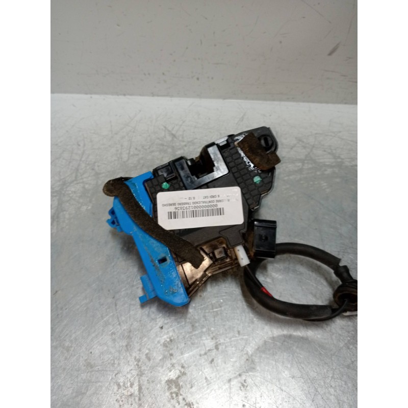 Recambio de motor cierre centralizado trasero derecho para kia cee´d 1.6 crdi cat referencia OEM IAM 81420A2100  5P