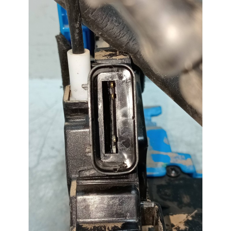 Recambio de motor cierre centralizado trasero izquierdo para kia cee´d 1.6 crdi cat referencia OEM IAM 81410A2100  5P