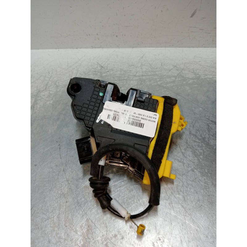 Recambio de motor cierre centralizado delantero izquierdo para kia cee´d 1.6 crdi cat referencia OEM IAM 81310A2100 5P 5P