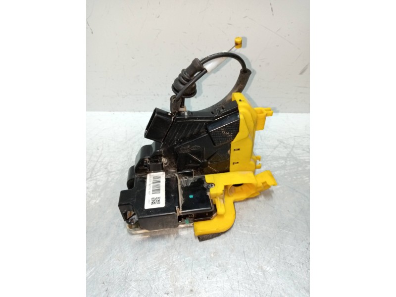 Recambio de motor cierre centralizado delantero izquierdo para kia cee´d 1.6 crdi cat referencia OEM IAM 81310A2100 5P 5P