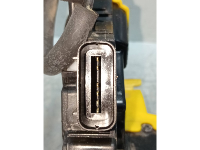 Recambio de motor cierre centralizado delantero izquierdo para kia cee´d 1.6 crdi cat referencia OEM IAM 81310A2100 5P 5P