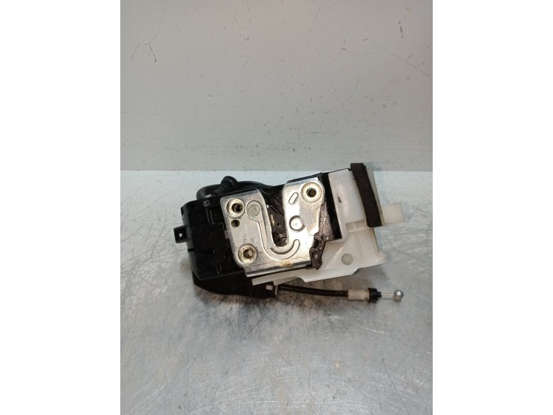 Recambio de motor cierre centralizado delantero derecho para kia cee´d drive referencia OEM IAM  3P 3P