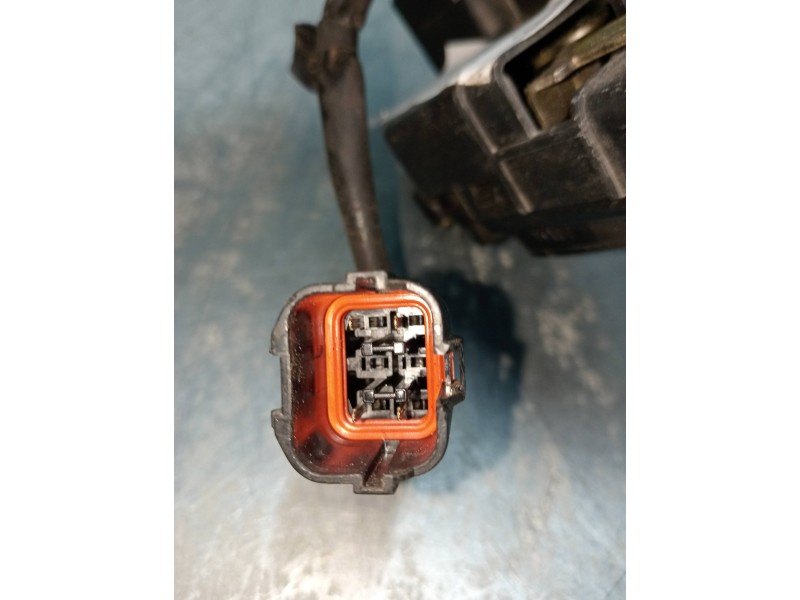 Recambio de motor cierre centralizado trasero izquierdo para kia cerato 2.0 turbodiesel cat referencia OEM IAM   5P