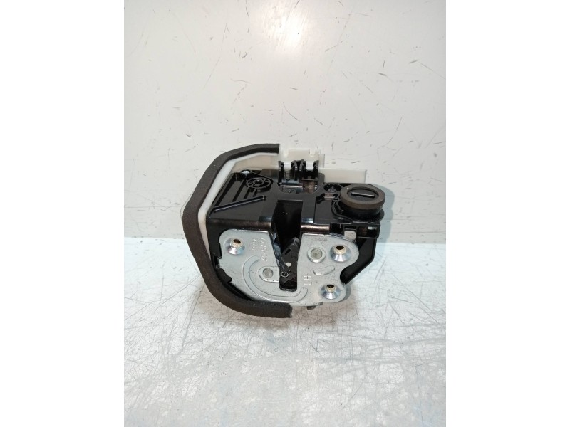 Recambio de motor cierre centralizado trasero izquierdo para kia picanto (ja) gt line referencia OEM IAM A045777  5P