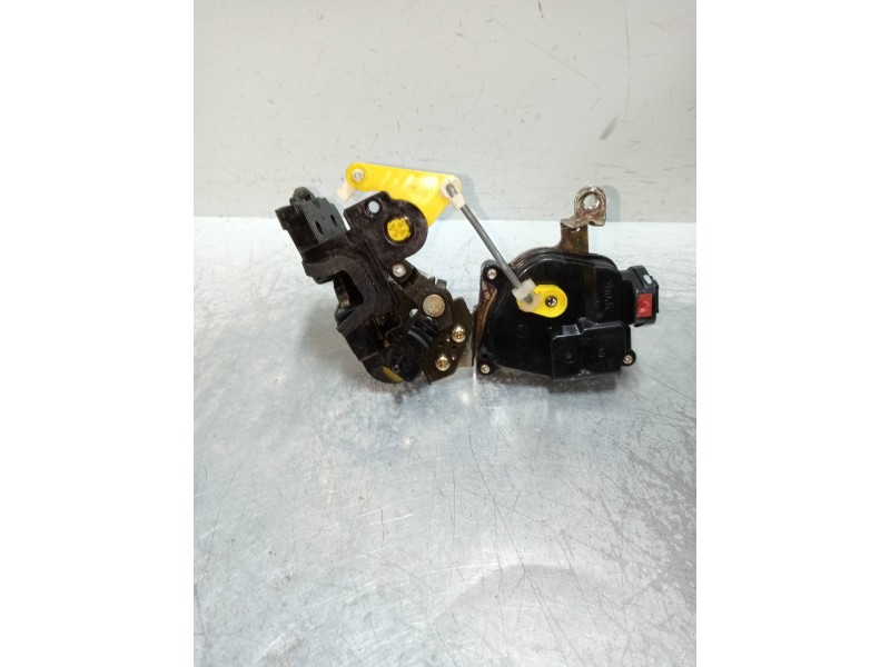 Recambio de motor cierre centralizado trasero izquierdo para kia rio 1.5 crdi referencia OEM IAM   4P