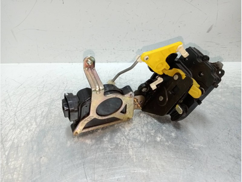 Recambio de motor cierre centralizado trasero izquierdo para kia rio 1.5 crdi referencia OEM IAM   4P