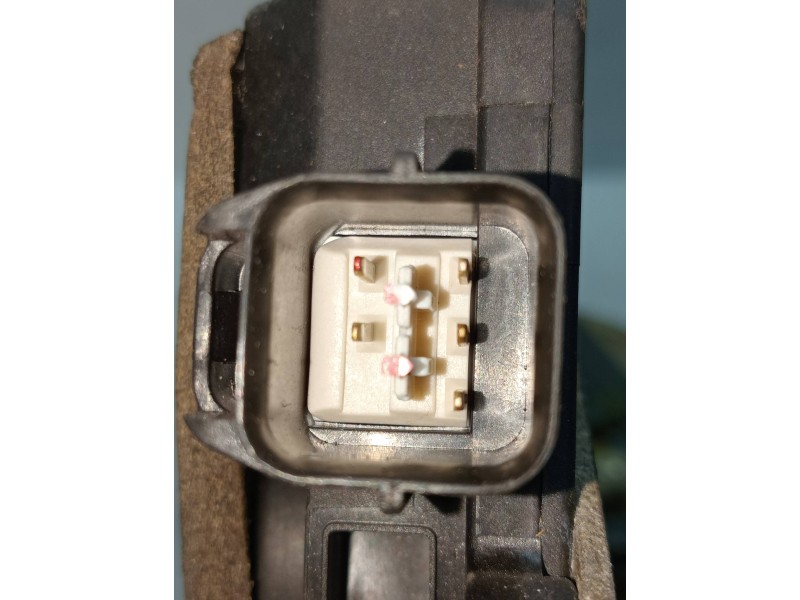 Recambio de motor cierre centralizado trasero izquierdo para kia sportage 2.0 turbodiesel cat referencia OEM IAM   4P