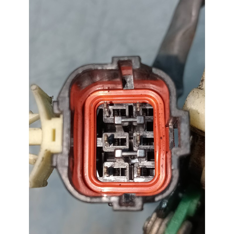 Recambio de motor cierre centralizado delantero derecho para kia sorento 2.5 crdi referencia OEM IAM   5P