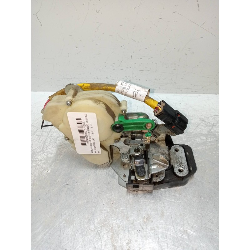 Recambio de motor cierre centralizado trasero izquierdo para kia sorento 2.5 crdi referencia OEM IAM   4P