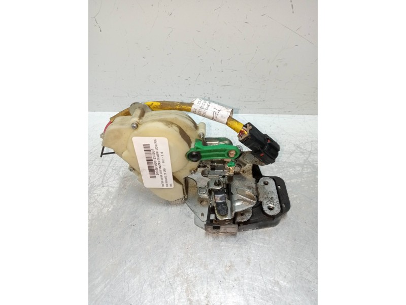 Recambio de motor cierre centralizado trasero izquierdo para kia sorento 2.5 crdi referencia OEM IAM   4P