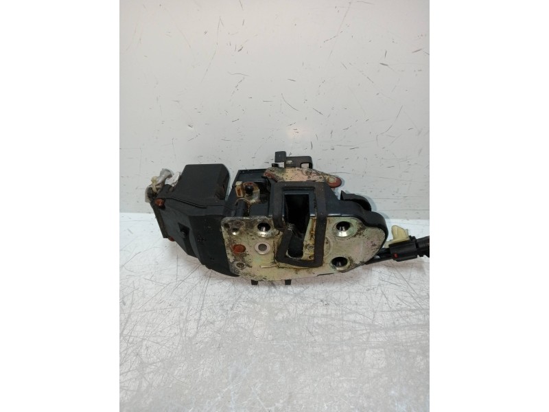 Recambio de motor cierre centralizado delantero derecho para kia shuma ii 1.6 ls berlina portón referencia OEM IAM   5P